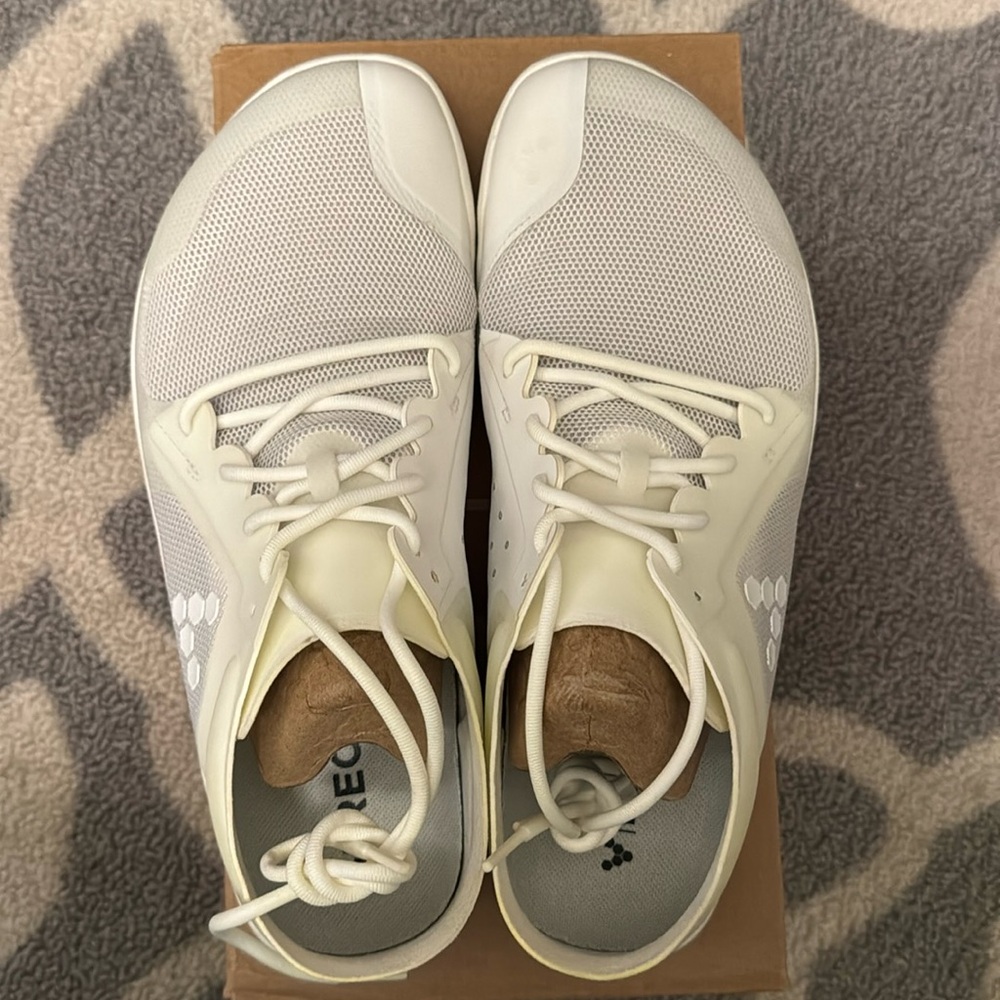 Brand new vivo barefoot shoes size 8us/41eu